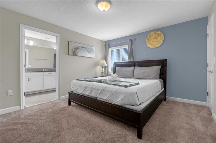 Image No.26-5 Bed Townhouse for sale