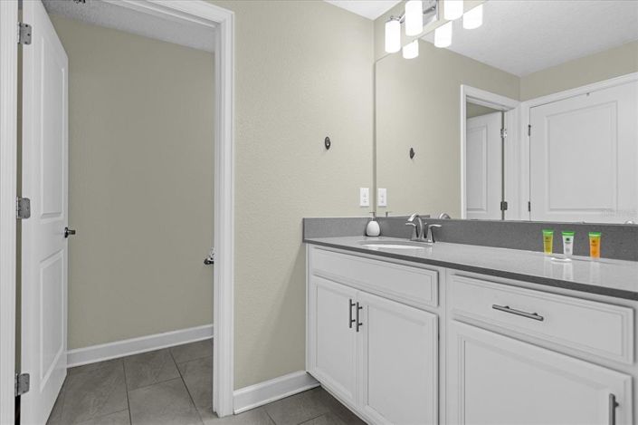 Image No.30-5 Bed Townhouse for sale