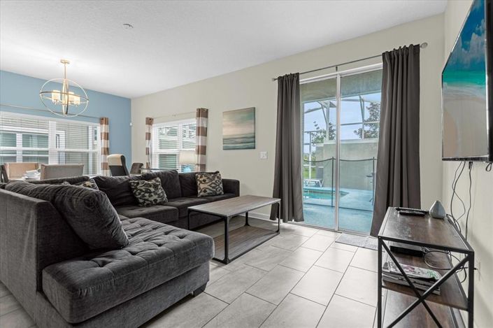 Image No.5-5 Bed Townhouse for sale