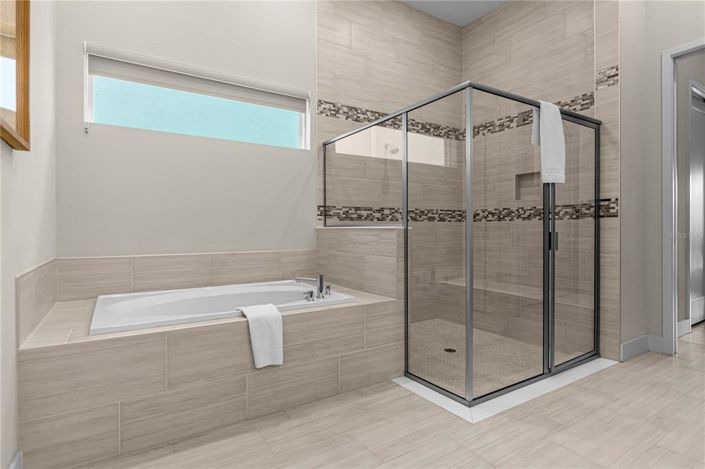 Image No.29-6 Bed House for sale