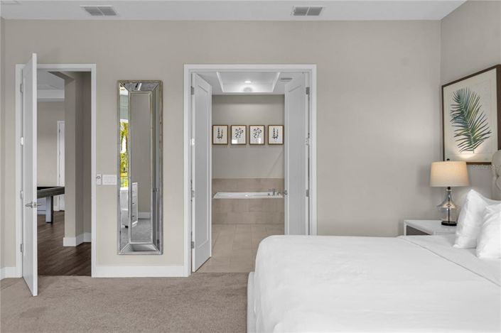 Image No.40-6 Bed House for sale