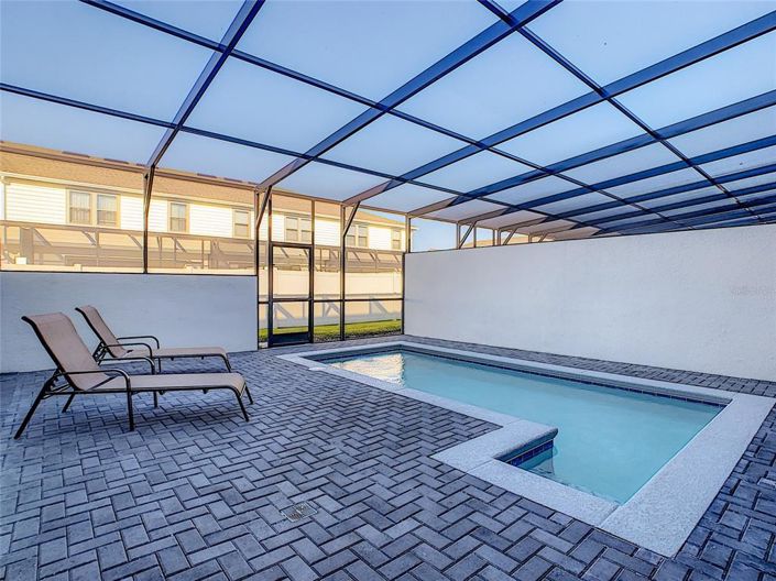 Image No.17-5 Bed Townhouse for sale