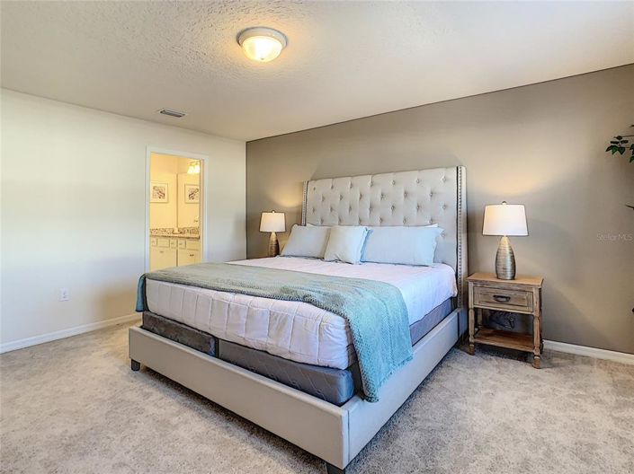 Image No.36-5 Bed Townhouse for sale