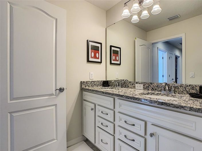 Image No.42-5 Bed Townhouse for sale