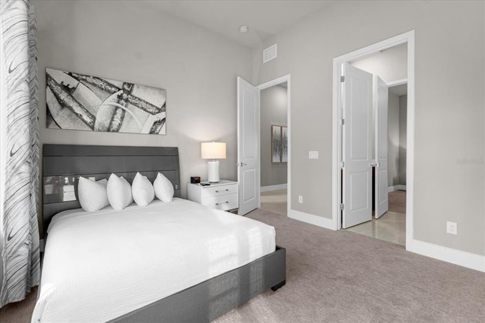 Image No.17-5 Bed Apartment for sale