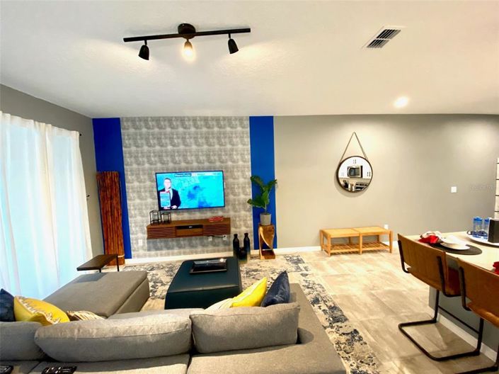 Image No.35-5 Bed Townhouse for sale