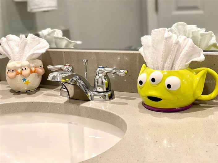 Image No.43-5 Bed Townhouse for sale