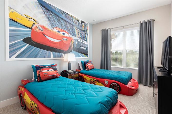 Image No.12-5 Bed Townhouse for sale