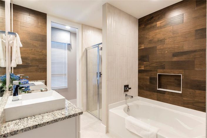 Image No.4-5 Bed Townhouse for sale