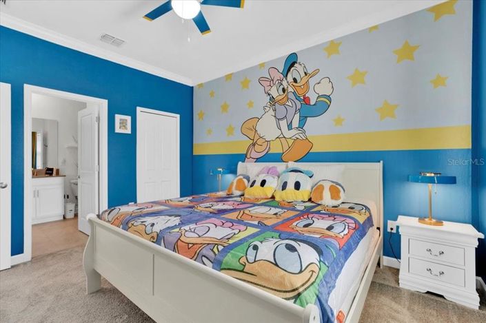 Image No.6-8 Bed House for sale