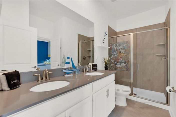 Image No.7-8 Bed House for sale