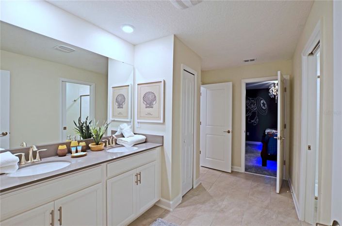 Image No.38-9 Bed House for sale