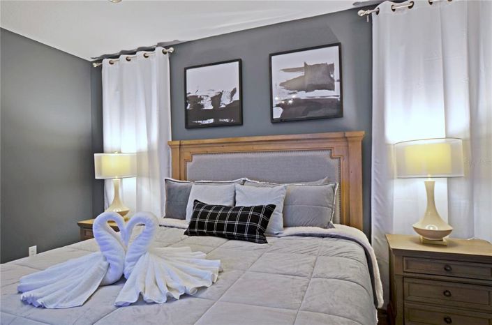 Image No.4-9 Bed House for sale