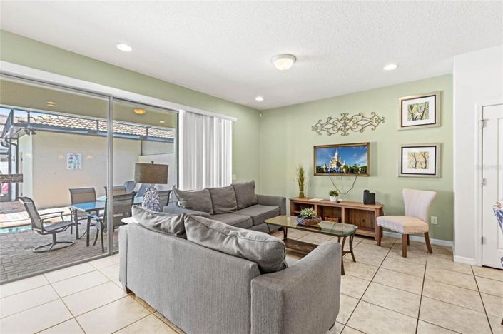 Image No.5-5 Bed Townhouse for sale