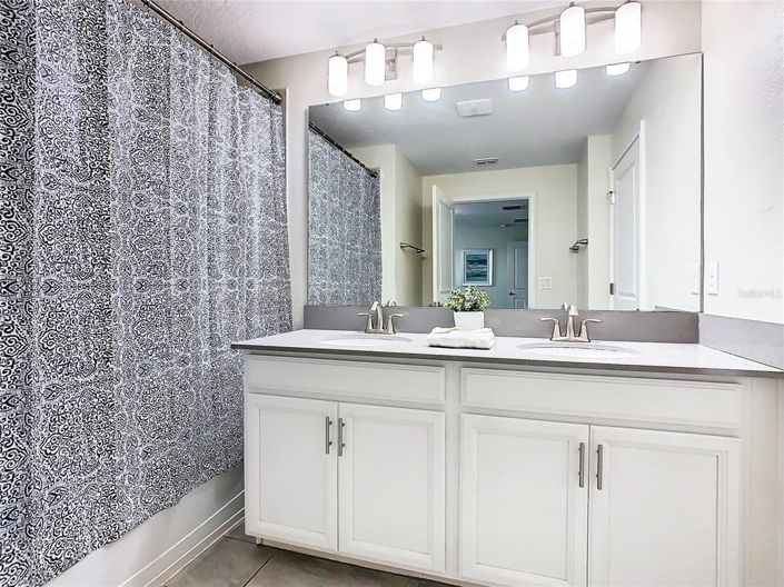 Image No.32-4 Bed Townhouse for sale