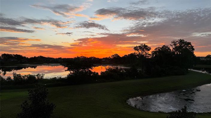 Image No.8-5 Bed House for sale