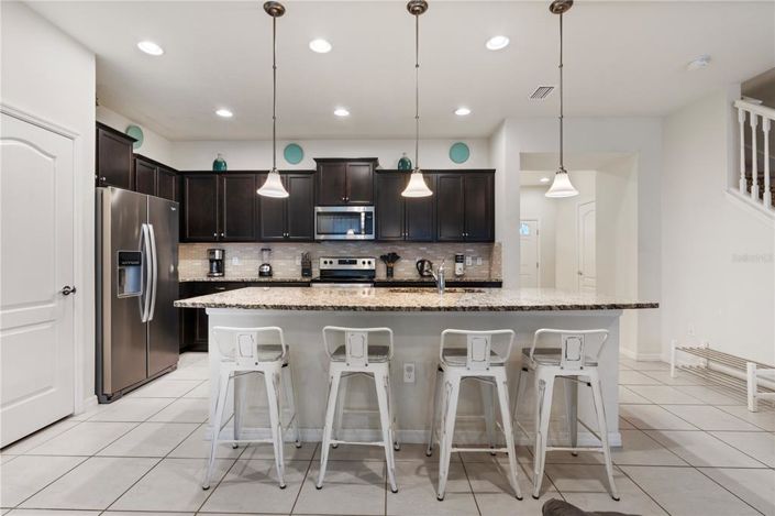 Image No.8-5 Bed Townhouse for sale