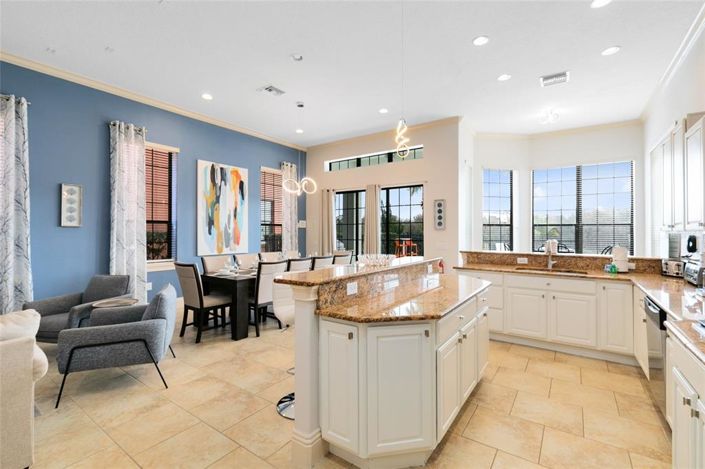 Image No.12-5 Bed House for sale