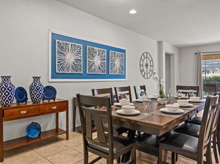 Image No.8-8 Bed House for sale