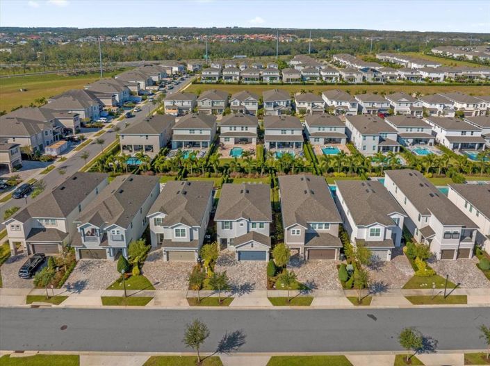 Image No.8-5 Bed House for sale