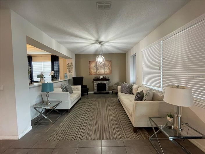 Image No.8-9 Bed House for sale