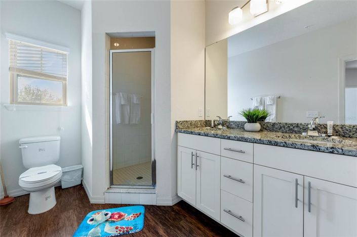 Image No.17-4 Bed Townhouse for sale