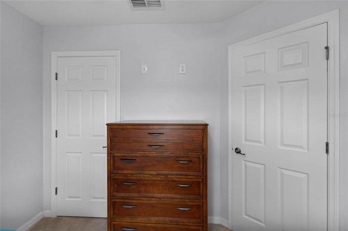 Image No.18-4 Bed Townhouse for sale