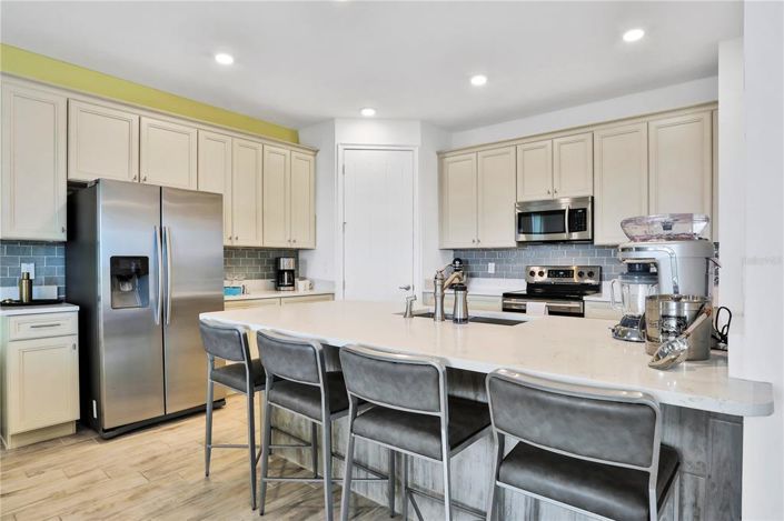 Image No.11-8 Bed House for sale