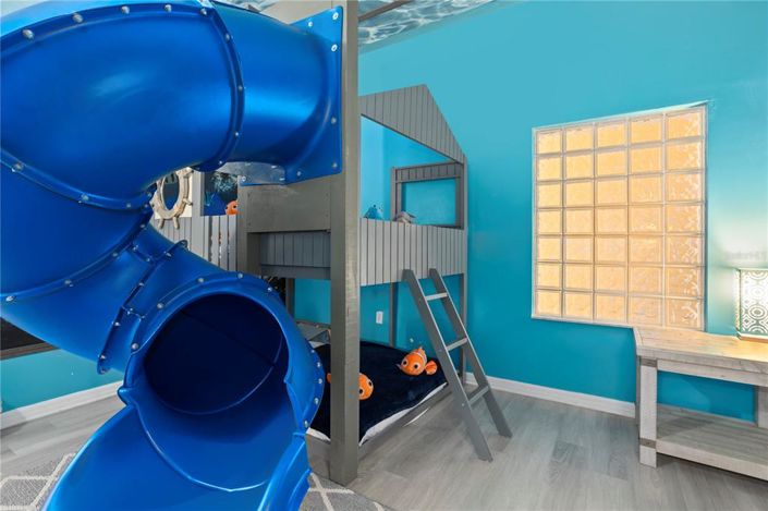 Image No.27-3 Bed Property for sale