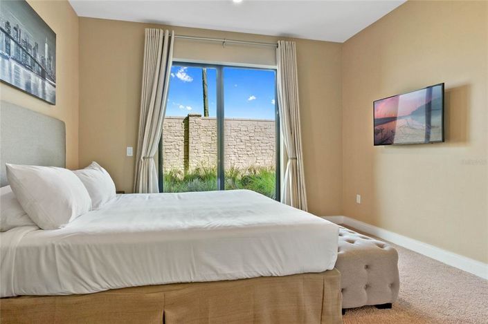 Image No.17-4 Bed Townhouse for sale