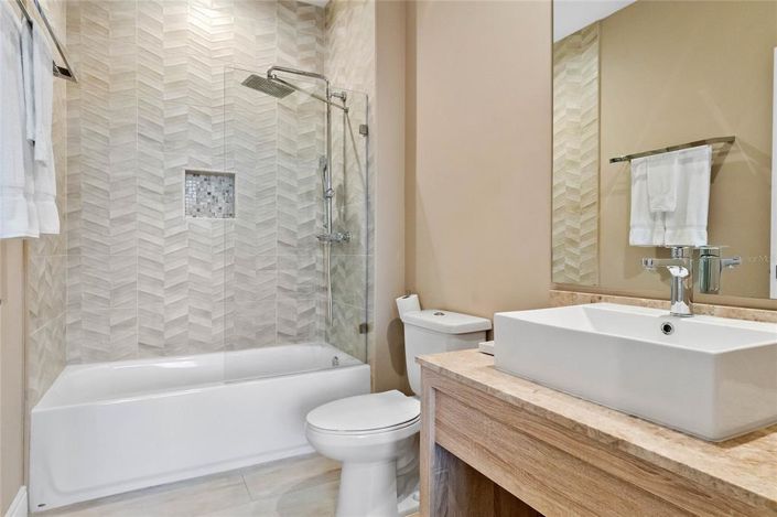 Image No.24-4 Bed Townhouse for sale