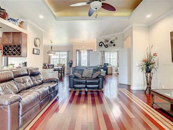 Image No.18-3 Bed House for sale