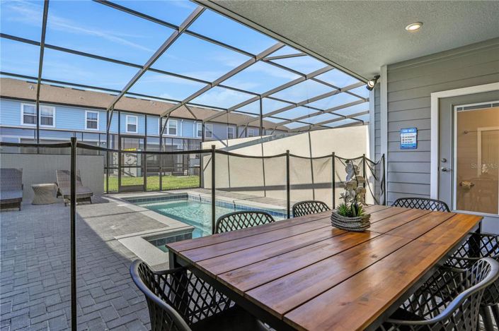 Image No.40-5 Bed Townhouse for sale