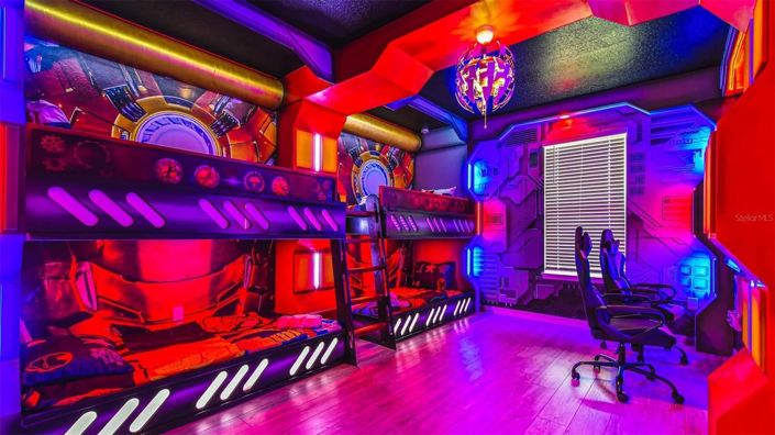 Image No.1-10 Bed House for sale