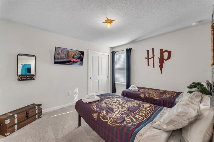 Image No.24-6 Bed Property for sale