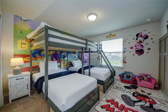 Image No.17-6 Bed Property for sale