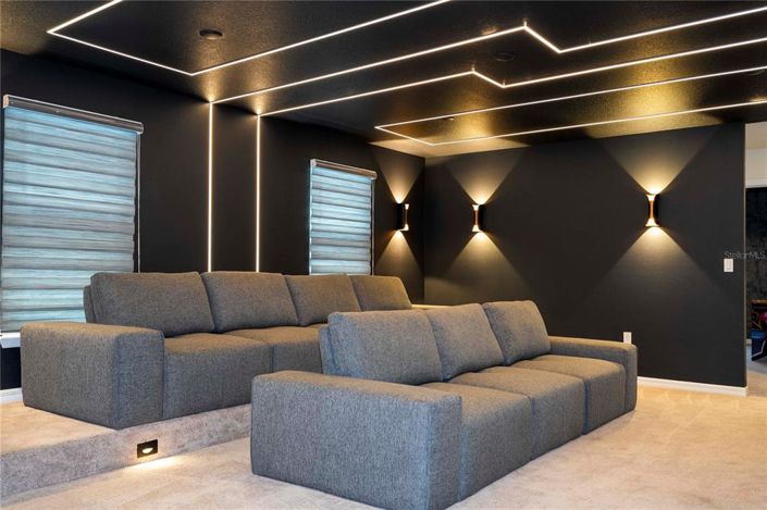 Image No.32-7 Bed Property for sale