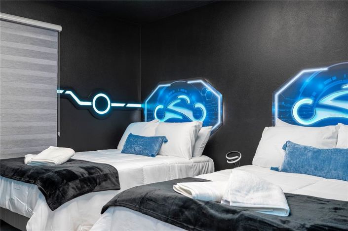 Image No.44-7 Bed Property for sale