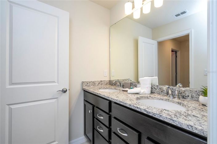 Image No.55-7 Bed Property for sale