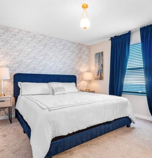 Image No.20-10 Bed Property for sale