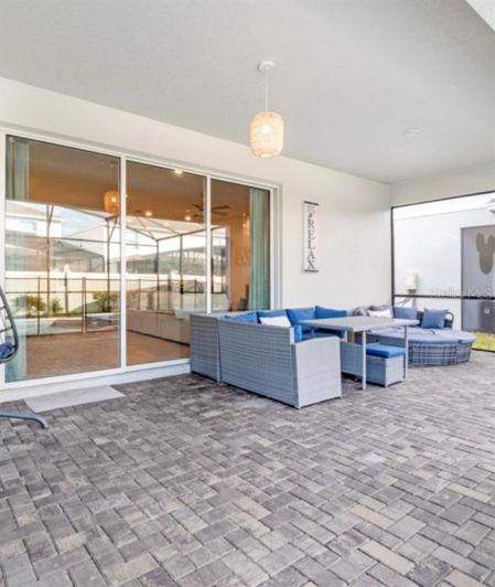 Image No.28-10 Bed Property for sale