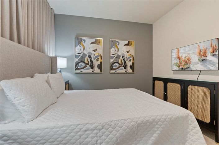 Image No.17-8 Bed Property for sale