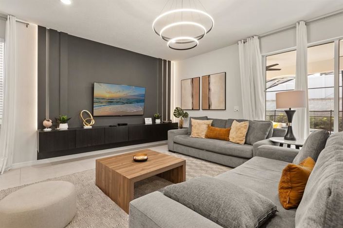 Image No.12-8 Bed Property for sale