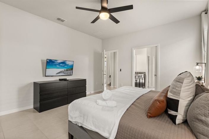 Image No.17-8 Bed Property for sale