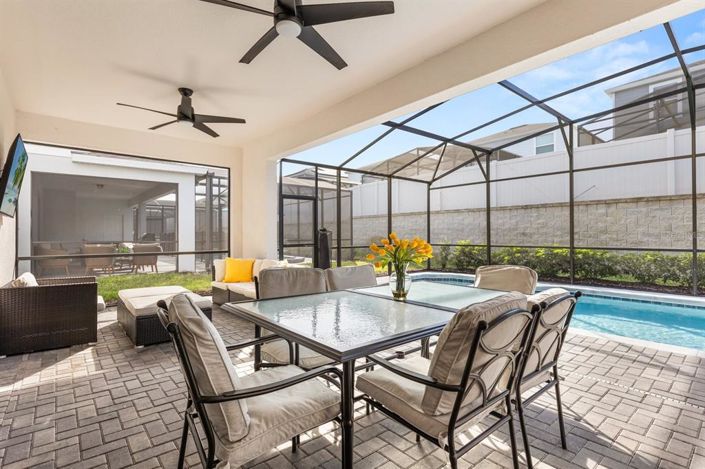 Image No.35-8 Bed Property for sale