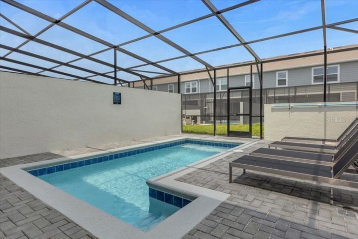 Image No.16-5 Bed Townhouse for sale