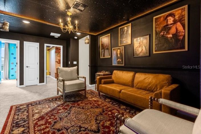 Image No.24-5 Bed Townhouse for sale