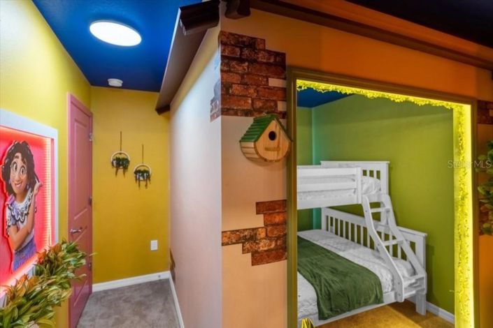 Image No.30-5 Bed Townhouse for sale