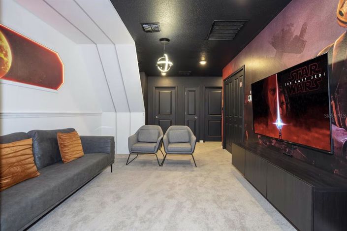 Image No.18-5 Bed Townhouse for sale