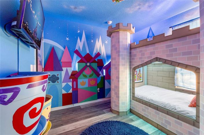 Image No.4-4 Bed Townhouse for sale